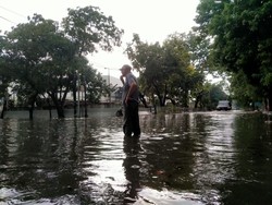 Hujan di Tahun Baru, Kawasan Industri Sunter Banjir