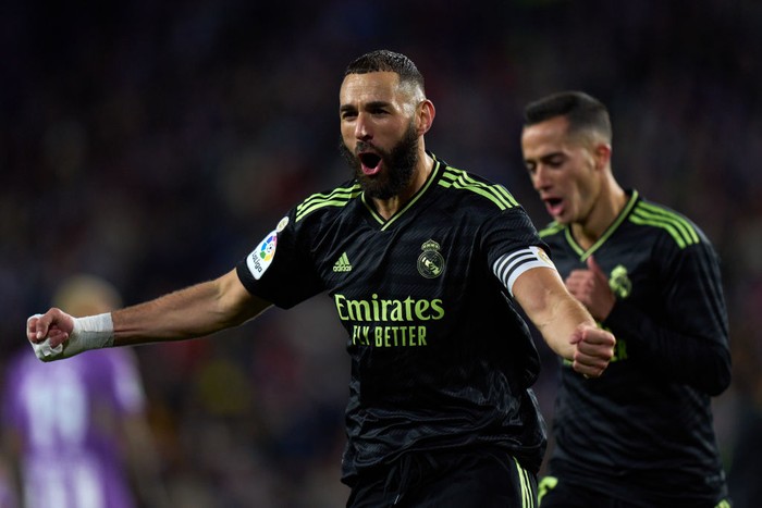 VALLADOLID, SPAIN - DECEMBER 30: Karim Benzema of Real Madrid celebrates after scoring their sides second goal during the LaLiga Santander match between Real Valladolid CF and Real Madrid CF at Estadio Municipal Jose Zorrilla on December 30, 2022 in Valladolid, Spain. (Photo by Angel Martinez/Getty Images)