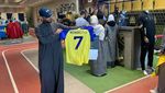 Fans Al Nassr Buru Jersey Cristiano Ronaldo