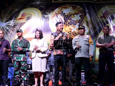 Doa Bersama Warga Kaimana Rayakan Pergantian Tahun Baru