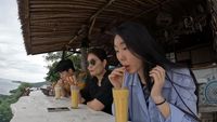Seru! Ini 10 Momen YouTuber Hari Jisun Kulineran di Karimun Jawa