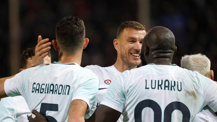 Romelu Lukaku of Fc Internazionale celebrate the goal during the friendly match between Reggina 1914 and Fc Internazionale on December 22, 2022 stadium Oreste Granillo  in Reggio Calabria, Italy (Photo by Gabriele Maricchiolo/NurPhoto)