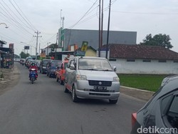 Lalin Kawasan Wisata Air Klaten Macet, Antrean Kendaraan Mengular 2 Km
