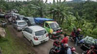 Waduh! Jalur Mancak-Anyer Macet Dua Kilometer