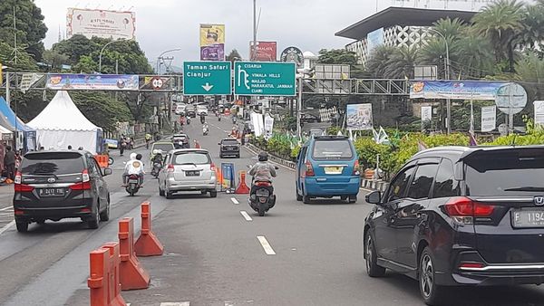 Sistem Satu Arah Diterapkan di Jalur Puncak