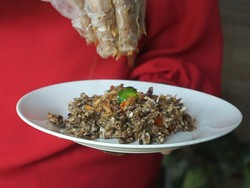 Video: Sensasi Unik Menyantap Lawar Lebah di Bali