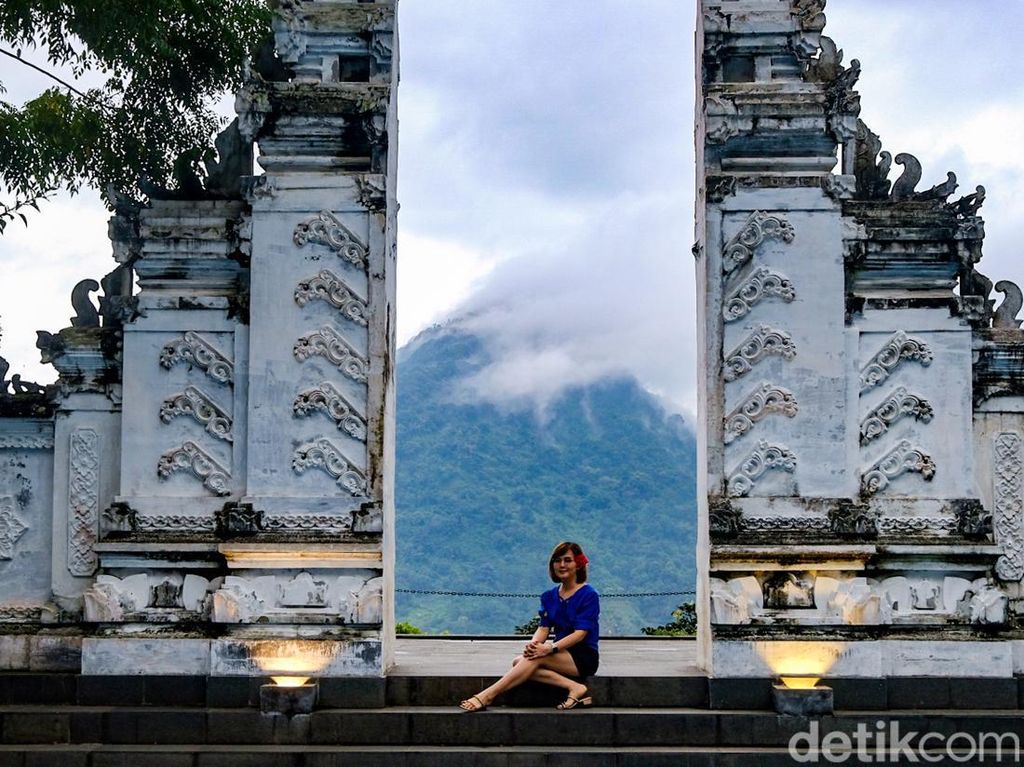 Liburan ala Bali di Sentul, Bisa Foto Serasa di Pura Lempuyang Liburan ala Bali di Sentul, Bisa Foto Serasa di Pura Lempuyang