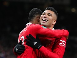 Gol Pertama Casemiro ke Gawang Reading Indah Banget