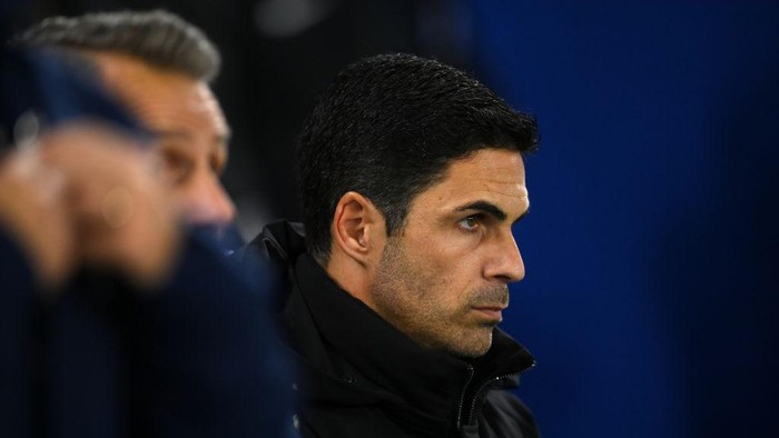 BRIGHTON, ENGLAND - DECEMBER 31: Mikel Arteta, Manager of Arsenal, looks on prior to the Premier League match between Brighton & Hove Albion and Arsenal FC at American Express Community Stadium on December 31, 2022 in Brighton, England. (Photo by Mike Hewitt/Getty Images)