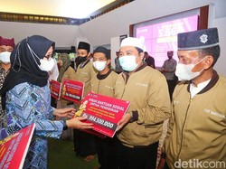 Pemkab Banyuwangi Gelontorkan Rp 16,94 M untuk Beasiswa-Insentif Madin