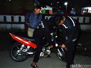 Polisi Sita 18 Motor Knalpot Bising di Polman saat Razia Jelang Tahun Baru Polisi Sita 18 Motor Knalpot Bising di Polman saat Razia Jelang Tahun Baru