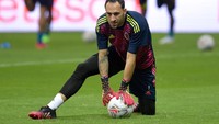 Dilansir dari Transfermarkt, kiper Al Nassr adalah David Ospina. Kiper asal Kolombia itu pernah main di Arsenal dan Napoli (Getty Images)