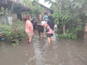 Mak Ganjar Jateng Door-to-Door Bantu Warga Terdampak Banjir Semarang