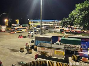 Setelah 6 Jam Ditutup, Penyeberangan Bakauheni-Merak Kembali Dibuka Setelah 6 Jam Ditutup, Penyeberangan Bakauheni-Merak Kembali Dibuka
