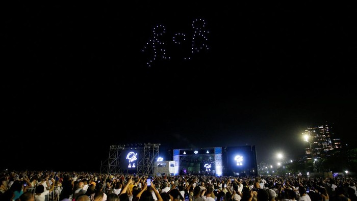 A view of a drone light show in honour of the late Brazilian soccer legend Pele during a New Year's Eve party in Santos, Sao Paulo state, Brazil December 31, 2022. REUTERS/Diego Vara