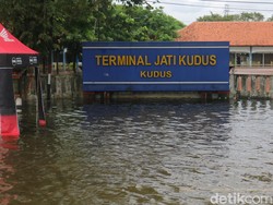 Terminal Jati Kudus Terendam Banjir, Aktivitas Lumpuh Total