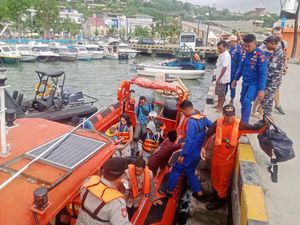 Tenggelamnya Kapal Wisata dan Dugaan Tak Kantongi Izin Layar Tenggelamnya Kapal Wisata dan Dugaan Tak Kantongi Izin Layar