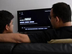 Anies Nonton Dokumenter Ini, Teringat Pelemahan Demokrasi Kuasai Wasit