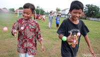Demam Permainan Lato-lato Bikin Anak-anak Kegirangan
