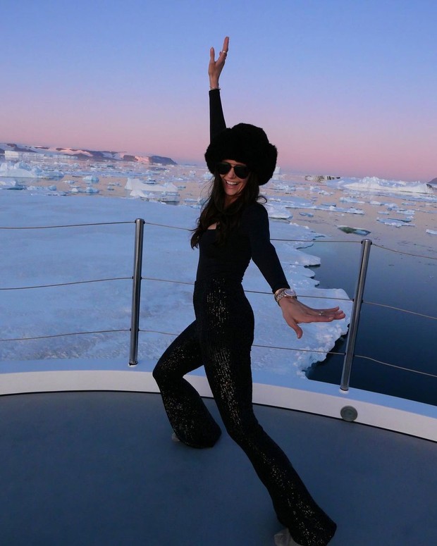 Nina Dobrev, NYE 2023/