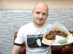 Ikut Tantangan Makan, Pria Ini Melahap 124 Porsi Kebab Sebulan