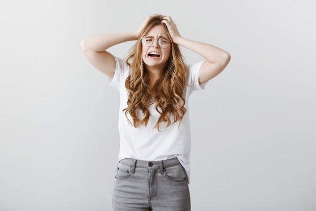 Ilustrasi/Foto: Freepik.com/cookie_studio Suara hati semakin bergejolak jadi salah satu tanda krisis identitas