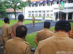 Ipuk Paparkan Agenda Prioritas Tahun 2023 Saat Hari Pertama Masuk Kerja