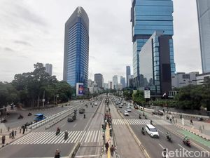 Lancarnya Jalanan Jakarta di Hari Senin Pertama 2023 Lancarnya Jalanan Jakarta di Hari Senin Pertama 2023