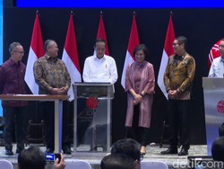 Jokowi Buka Perdagangan Perdana 2023, IHSG Melemah Tipis ke 6.844