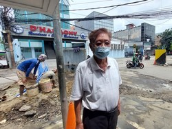 Truk Terperosok, Ketua RT Minta Sumur Resapan di Batu Ceper Jakpus Ditutup