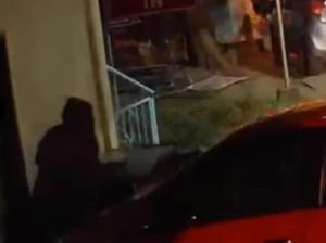 Viral Pria Berkerudung di Kukar Bakar Mobil saat Malam Tahun Baru