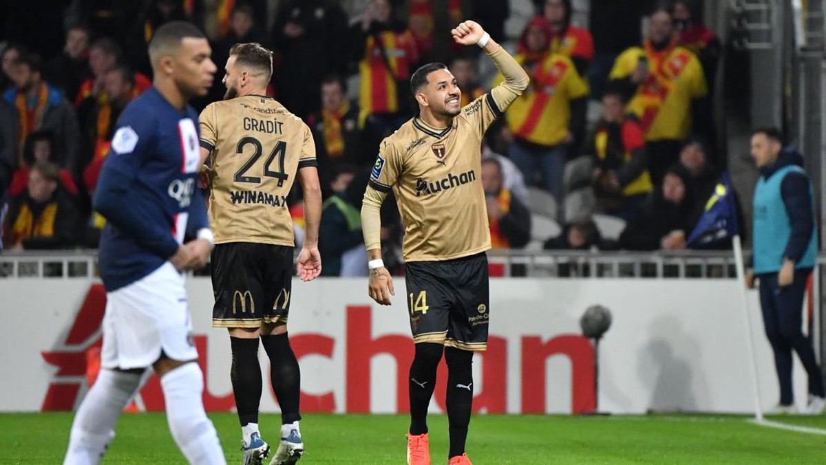 PSG takluk di markas Lens. (Foto: AFP via Getty Images/FRANCOIS LO PRESTI)