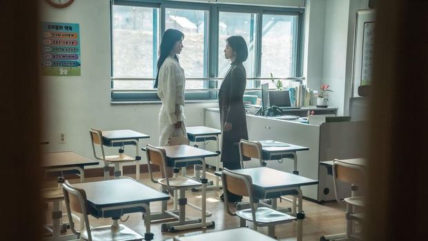 Lim Ji Yeon dan Song Hye Kyo di The Glory