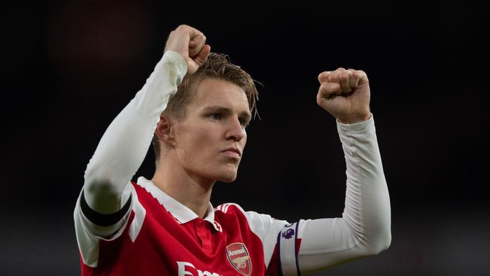 LONDON, ENGLAND - DECEMBER 26:  Martin Odegaard of Arsenal acknowledges the home fans after the Premier League match between Arsenal FC and West Ham United at Emirates Stadium on December 26, 2022 in London, England. (Photo by Visionhaus/Getty Images)