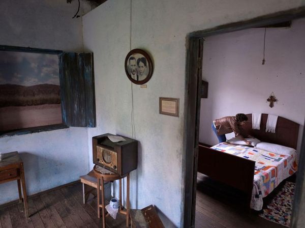 Mengunjungi Rumah Masa Kecil Pele di Tres Coracoes Brasil