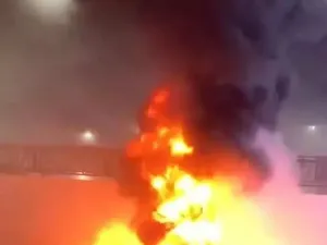 Yaah.. Niat Mau Pamer, Mobil Konsep Malah Terbakar