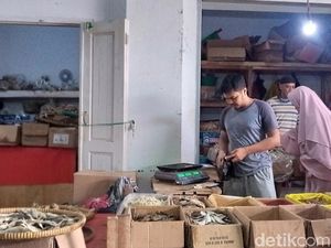 Mahalnya Ikan Laut di Kuningan Imbas Banjir Rob Indramayu