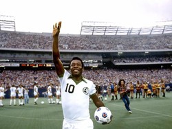 Boneka Pele Bikin Geger di Brasil