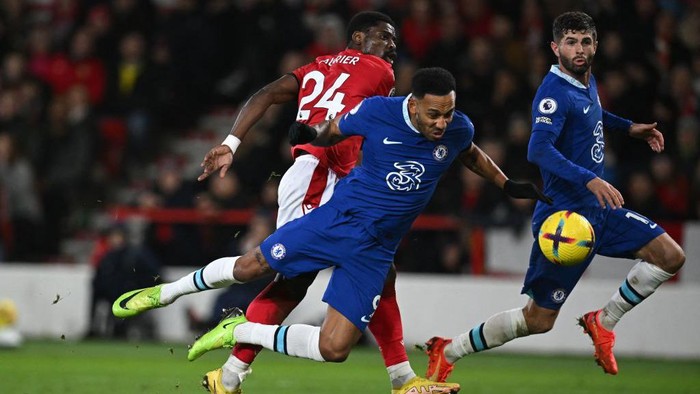 Chelseas Gabonese striker Pierre-Emerick Aubameyang misses the target with this header during the English Premier League football match between Nottingham Forest and Chelsea at The City Ground in Nottingham, central England, on January 1, 2023. - - RESTRICTED TO EDITORIAL USE. No use with unauthorized audio, video, data, fixture lists, club/league logos or live services. Online in-match use limited to 120 images. An additional 40 images may be used in extra time. No video emulation. Social media in-match use limited to 120 images. An additional 40 images may be used in extra time. No use in betting publications, games or single club/league/player publications. (Photo by Paul ELLIS / AFP) / RESTRICTED TO EDITORIAL USE. No use with unauthorized audio, video, data, fixture lists, club/league logos or live services. Online in-match use limited to 120 images. An additional 40 images may be used in extra time. No video emulation. Social media in-match use limited to 120 images. An additional 40 images may be used in extra time. No use in betting publications, games or single club/league/player publications. / RESTRICTED TO EDITORIAL USE. No use with unauthorized audio, video, data, fixture lists, club/league logos or live services. Online in-match use limited to 120 images. An additional 40 images may be used in extra time. No video emulation. Social media in-match use limited to 120 images. An additional 40 images may be used in extra time. No use in betting publications, games or single club/league/player publications. (Photo by PAUL ELLIS/AFP via Getty Images)