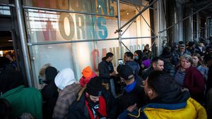 Potret Warga Serbu Apotek Ganja Pertama di New York