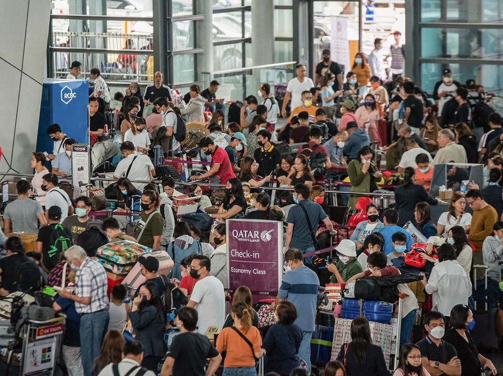 Mati Lampu, Bandara Manila Chaos-65 Ribu Penumpang Terlantar
