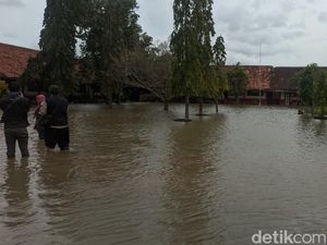 SDN Prampelan 1 Demak Banjir Setengah Meter, Siswa Diliburkan