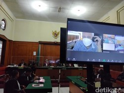 Tikam Pacar Mantan Istri, Pria di Surabaya Divonis 1 Tahun Penjara