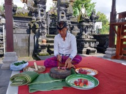Warga Asahduren di Jembrana Gelar Tradisi Nampah Kebo Jelang Galungan