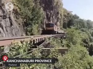 Turis Tewas Gegara Foto Selfie di Kereta Api