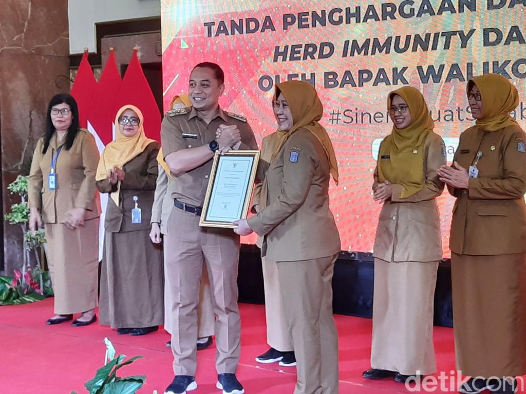 Capai Herd Immunity, Surabaya Raih Penghargaan Kemenkes
