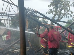 Bekas Warung di Abiansemal Terbakar Akibat Karyawan Lalai Bakar Sampah