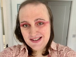 4 Fakta Pendeta Kontroversial yang Mengaku Non-Biner