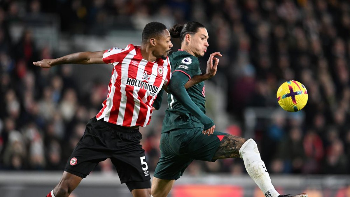Liverpool tertinggal 0-2 dari Brentford di babak pertama. (Foto: Liverpool FC via Getty Images/Andrew Powell)