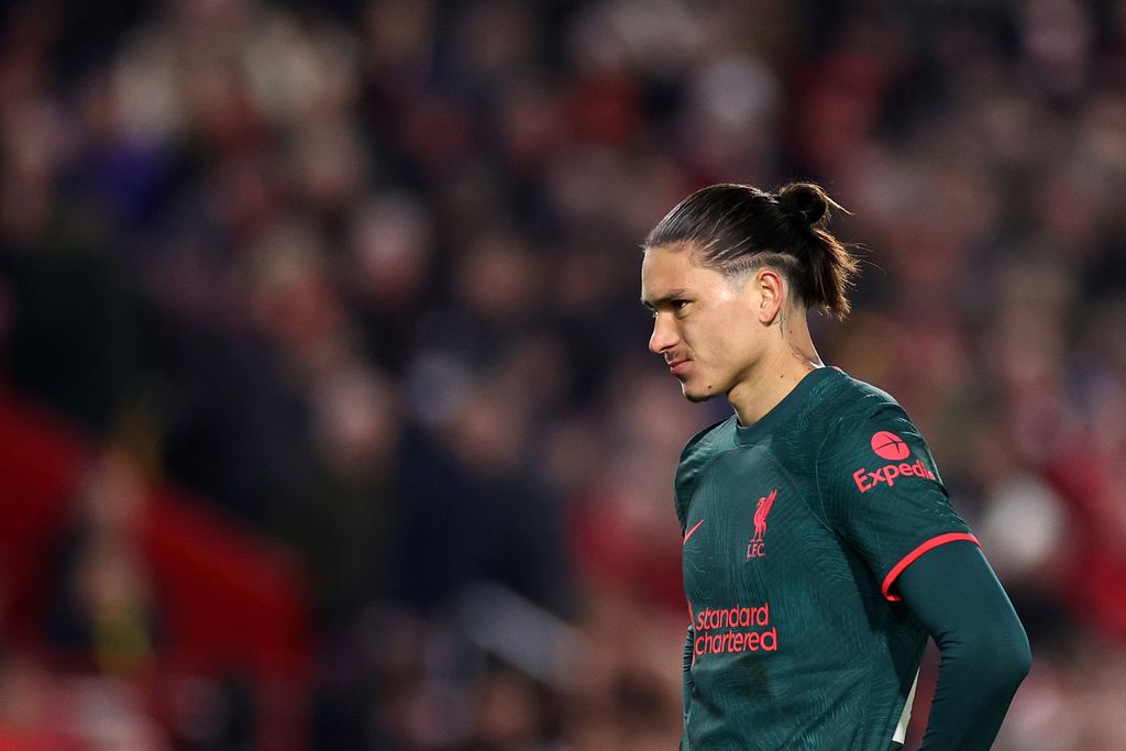 BRENTFORD, ENGLAND - JANUARY 02: Darwin Nunez of Liverpool looks on during the Premier League match between Brentford FC and Liverpool FC at Brentford Community Stadium on January 02, 2023 in Brentford, England. (Photo by Ryan Pierse/Getty Images)